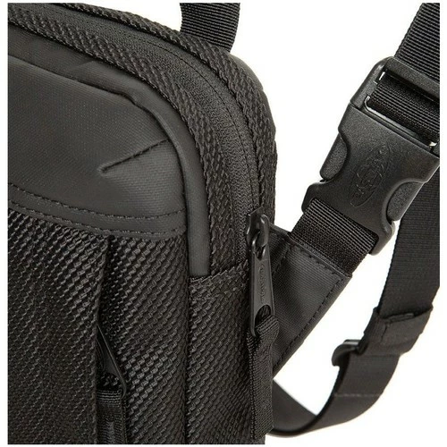 Eastpak Sacoche bandoulière The One ref 51609 80W for Pochettes / Sacoches Couleur Noir 5 Eastpak Sacoche bandoulière The One ref 51609 80W for Pochettes / Sacoches Couleur Noir – Image 3