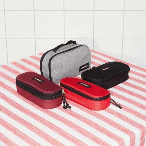 Eastpak OVAL SINGLE for Trousses Couleur Rouge 6 Eastpak OVAL SINGLE for Trousses Couleur Rouge – Image 4